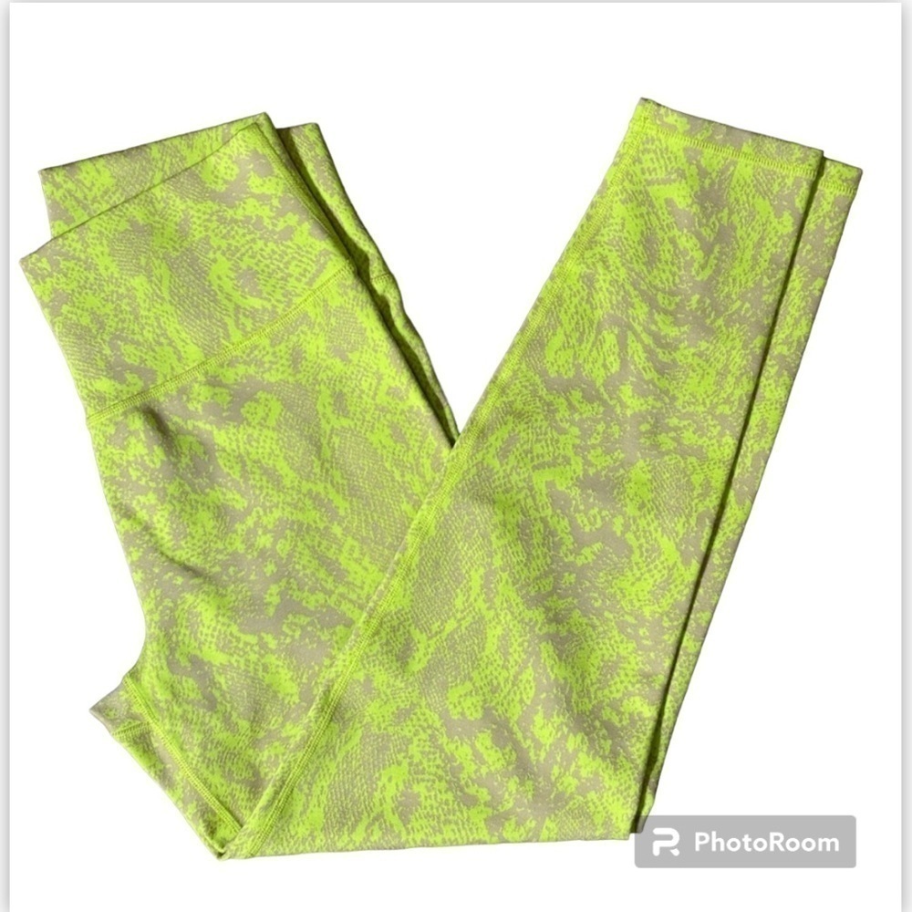 Sweaty Betty Flatter Me Jacquard 7/8 Workout
Leggings medium